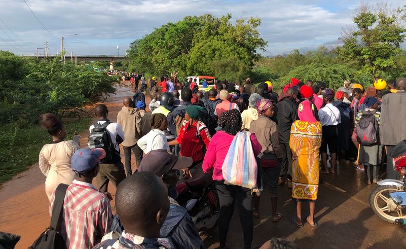 Water Closes Voi Roads. Hundreds Stranded